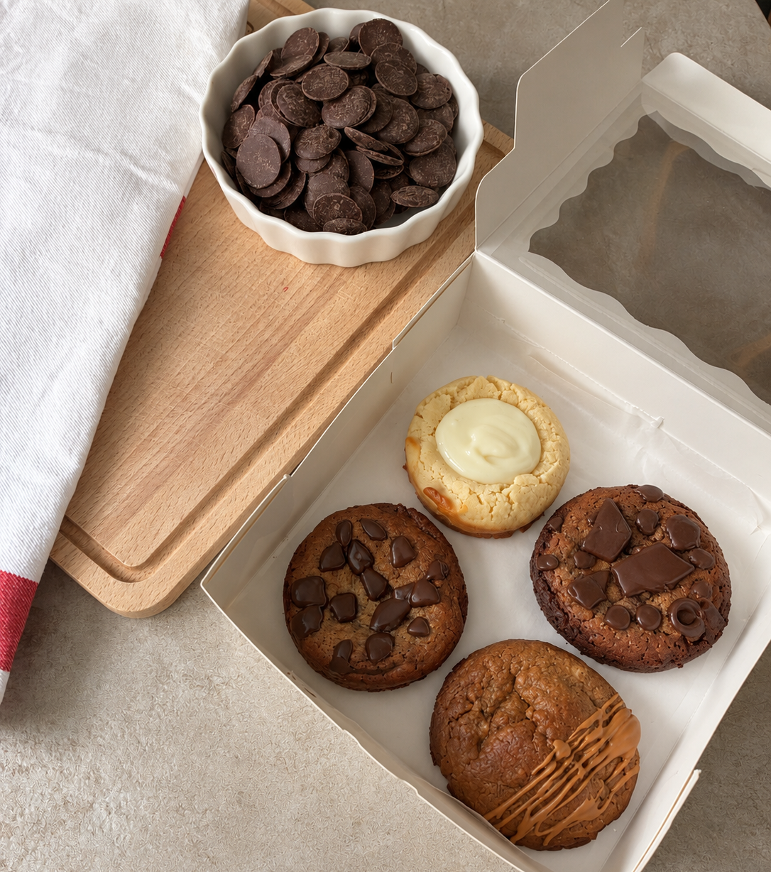Caja de galletas artesanales y chocolate